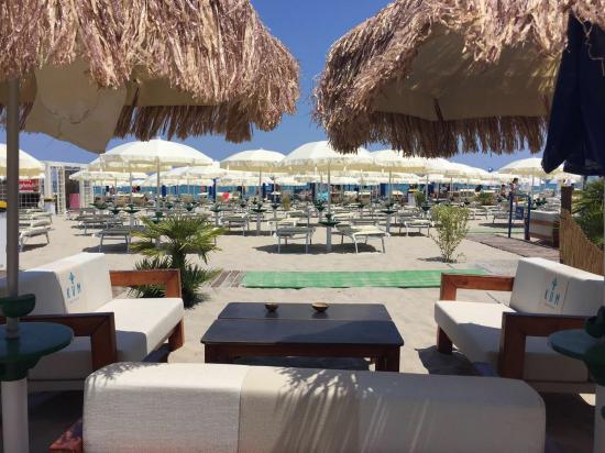 Kum Beach CLub