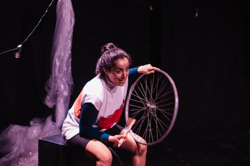 Al Teatro Civico 14, la straordinaria storia di Alfonsina Strada, unica donna a correre il Giro d'Italia | 4 e 5 gennaio