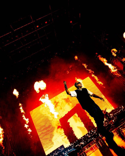 LUCHÈ: annuncia oggi una nuova tappa del suo "LUCHÈ ARENA TOUR", il 15 marzo 2026 al Palazzo dello Sport di Roma. Un viaggio live tra hit iconiche, brani del nuovo album e un impatto scenico da gran