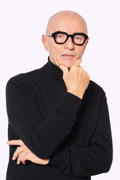 Dopo il successo di Una Mente Nuova, torna in teatro il Prof. Antonino Tamburello