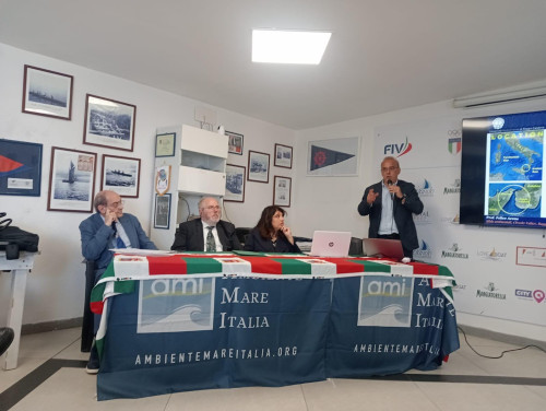 Al Circolo Velico di Reggio Calabria, il convegno AMI su Sfide ambientali: urbanistica, oceani e dinamiche geopolitiche