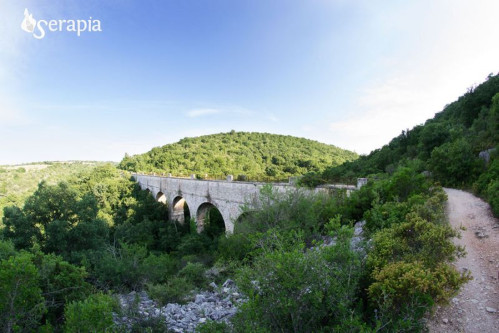 Al tramonto sui ponti dell'Acquedotto Pugliese