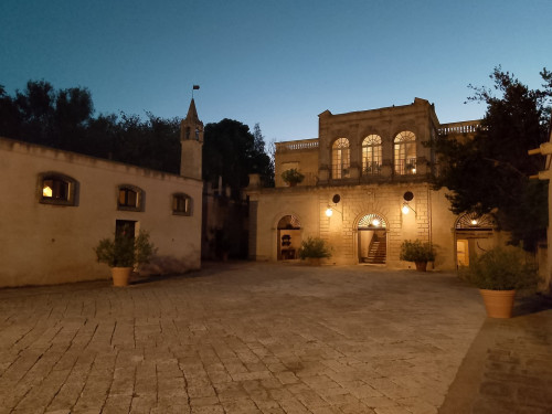 Le bellezze di Villa Pantaleo in notturna